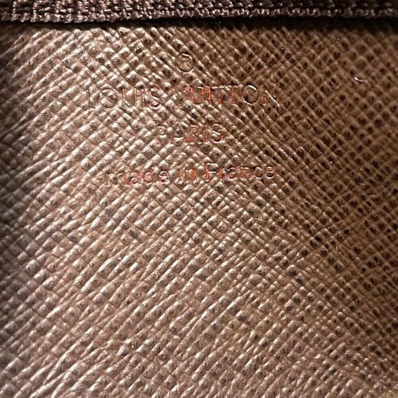LOUIS VUITTON Damier Ebene Key Pouch - Picture 4 of 12